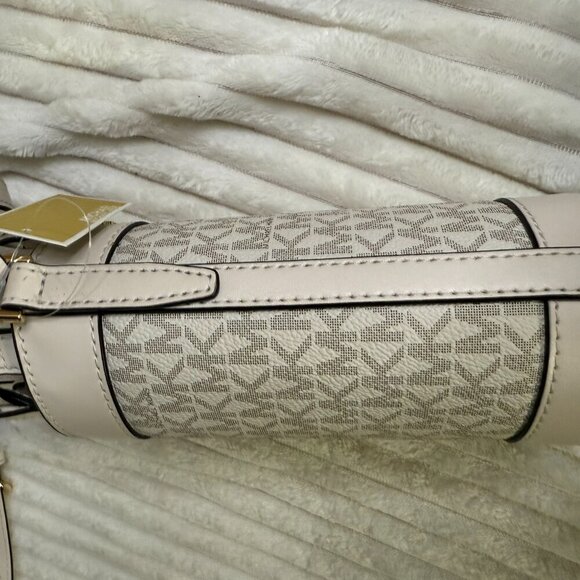 Michael Kors Water Bottle Holder - Picture 5 of 9